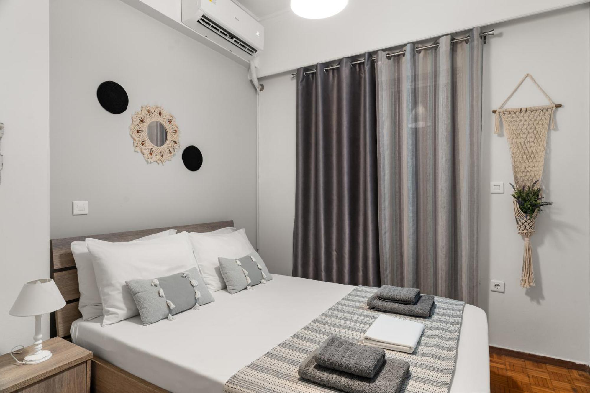 Chris'S Best Apartment In Афины Экстерьер фото